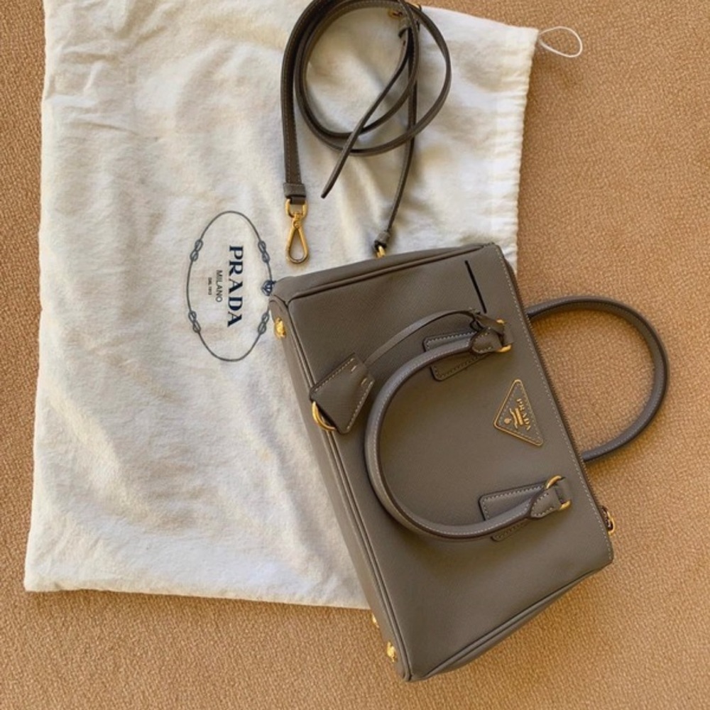 Small safiano galleria bag - Picture 4 of 16
